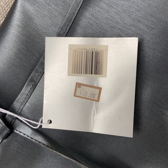 🔥HOST PICK 🔥Shiseido make up organizer/travel case - Picture 4 of 5